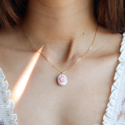 cute floral pendant necklace